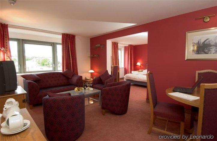 Holiday Inn Express Aberdeen - Bridge Of Don Екстер'єр фото