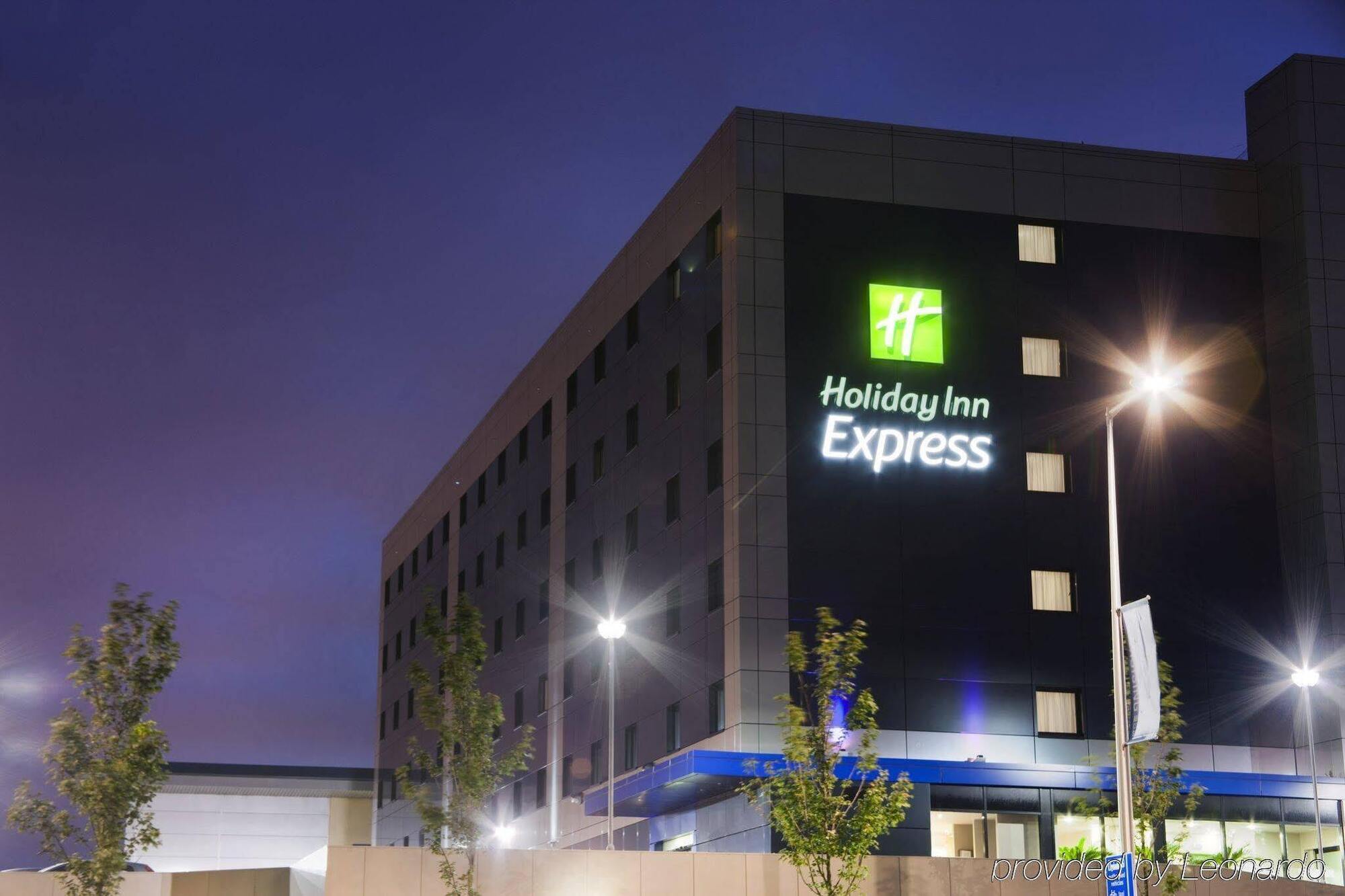 Holiday Inn Express Aberdeen - Bridge Of Don Екстер'єр фото
